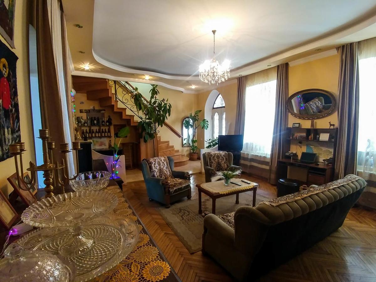 Family Hotel Parajanov Tbilisi Buitenkant foto