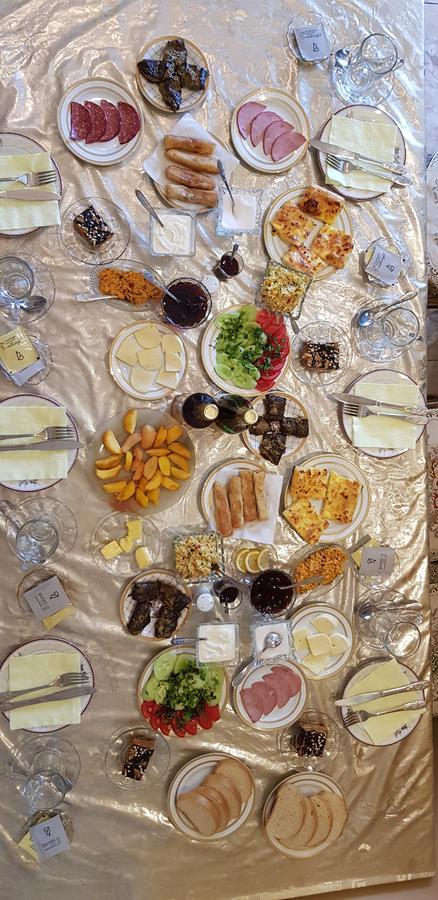 Family Hotel Parajanov Tbilisi Buitenkant foto